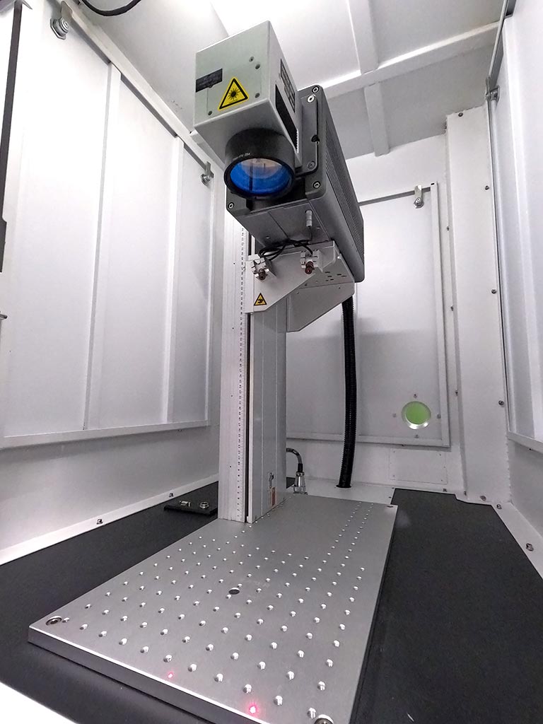Engraving laser
