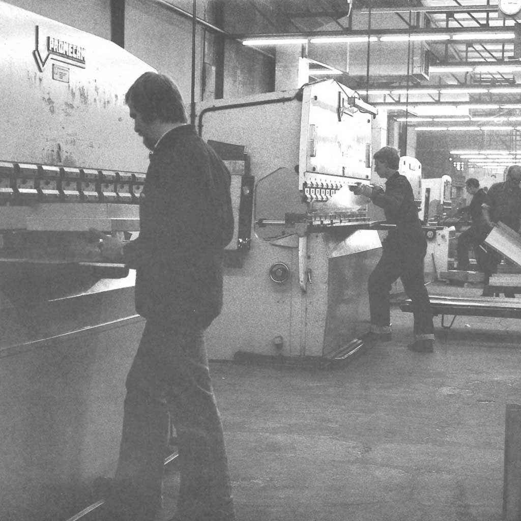 Contour history: introduction of press brakes