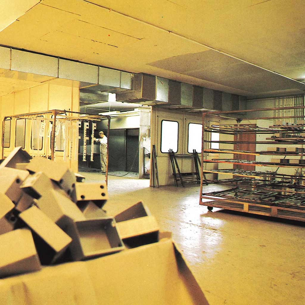 Contour history: powder coating line