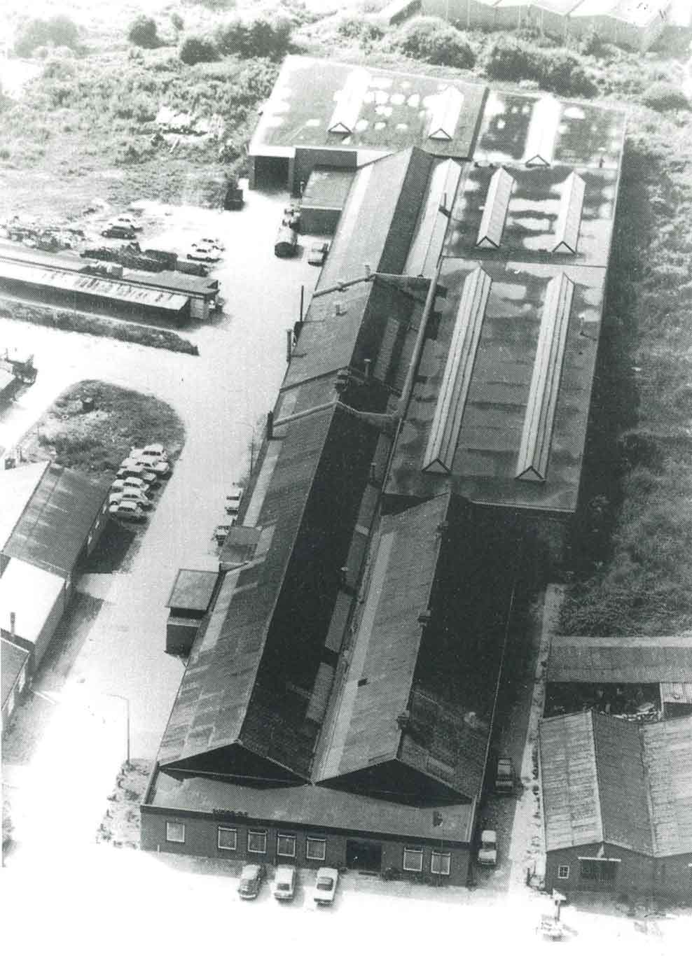 Contour history: aerial photo from the 1970s